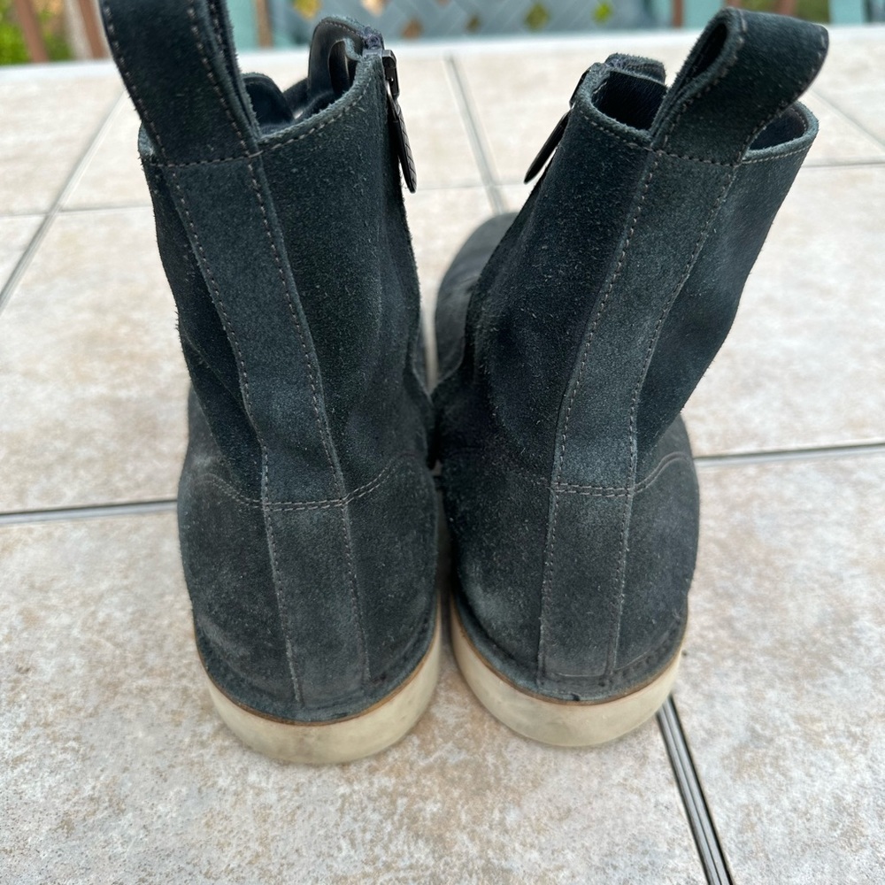 BOTTEGA VENETA
Suede Boots - Picture 10 of 13